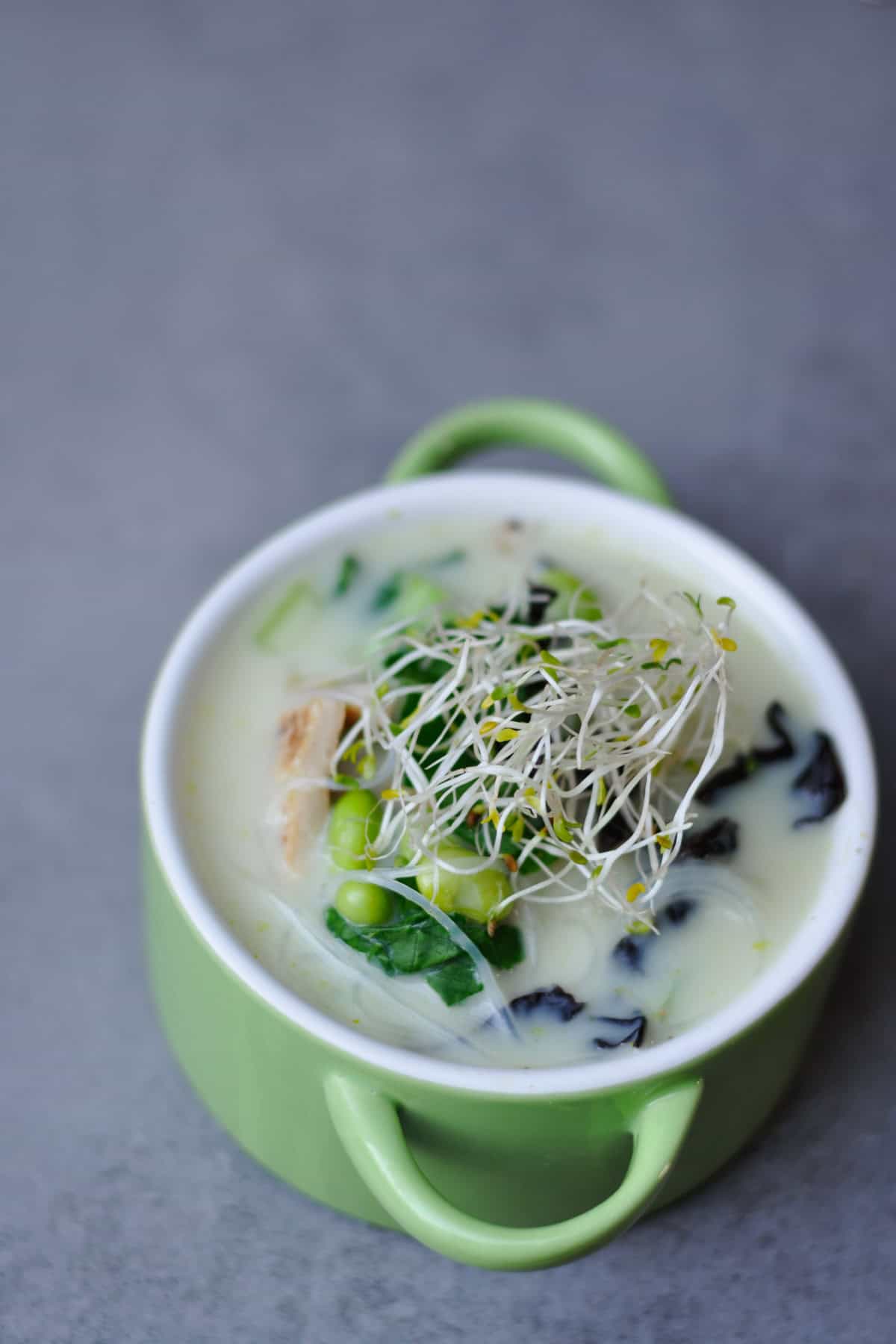 Green Thai curry soup