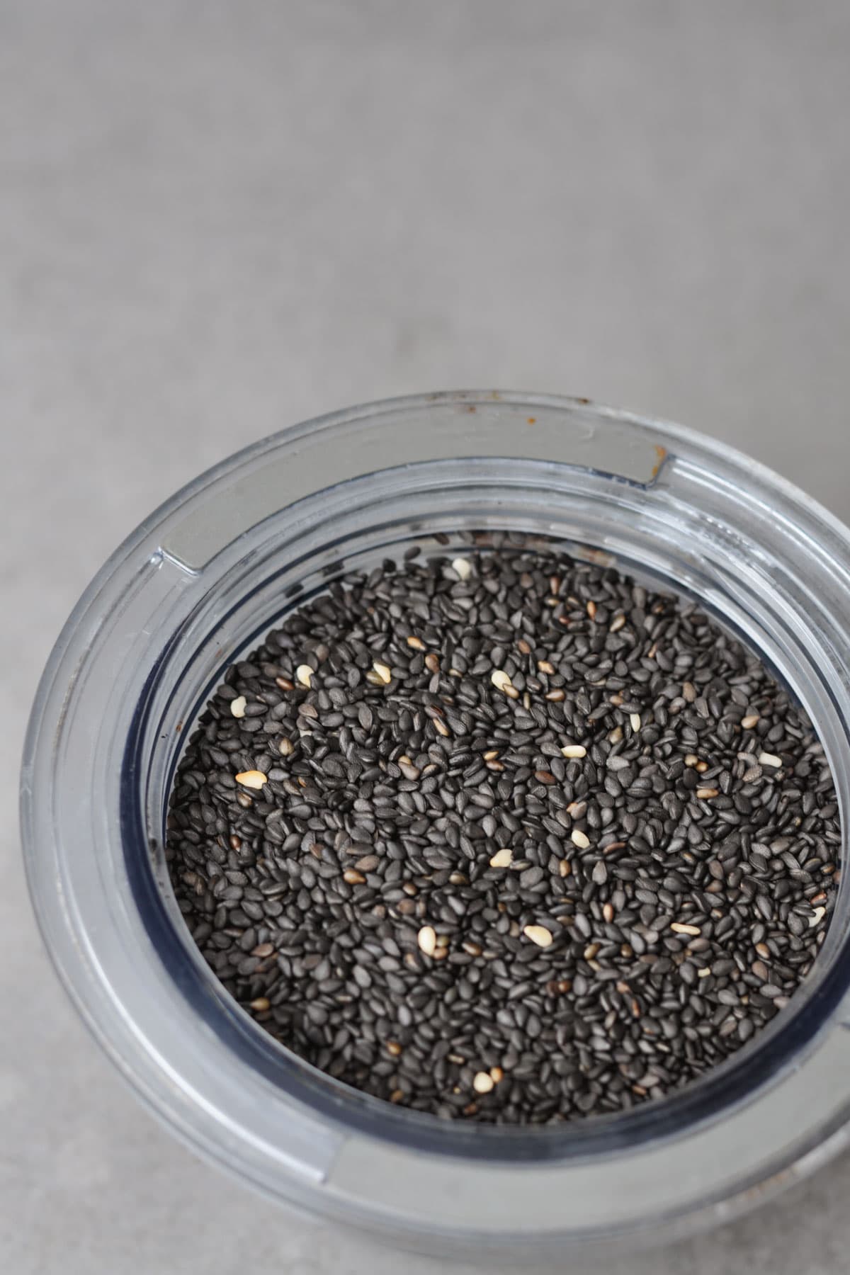 black toasted sesame seeds