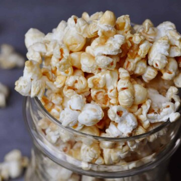 vegan caramel popcorn in a glass jar