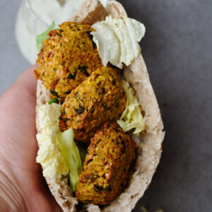 falafel pita sandwich