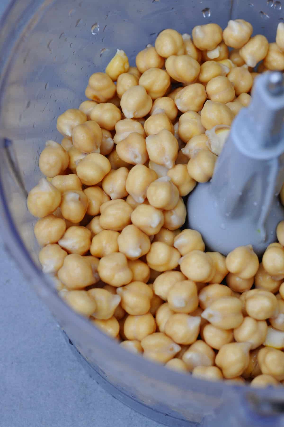 soaked chickpeas in a food processor